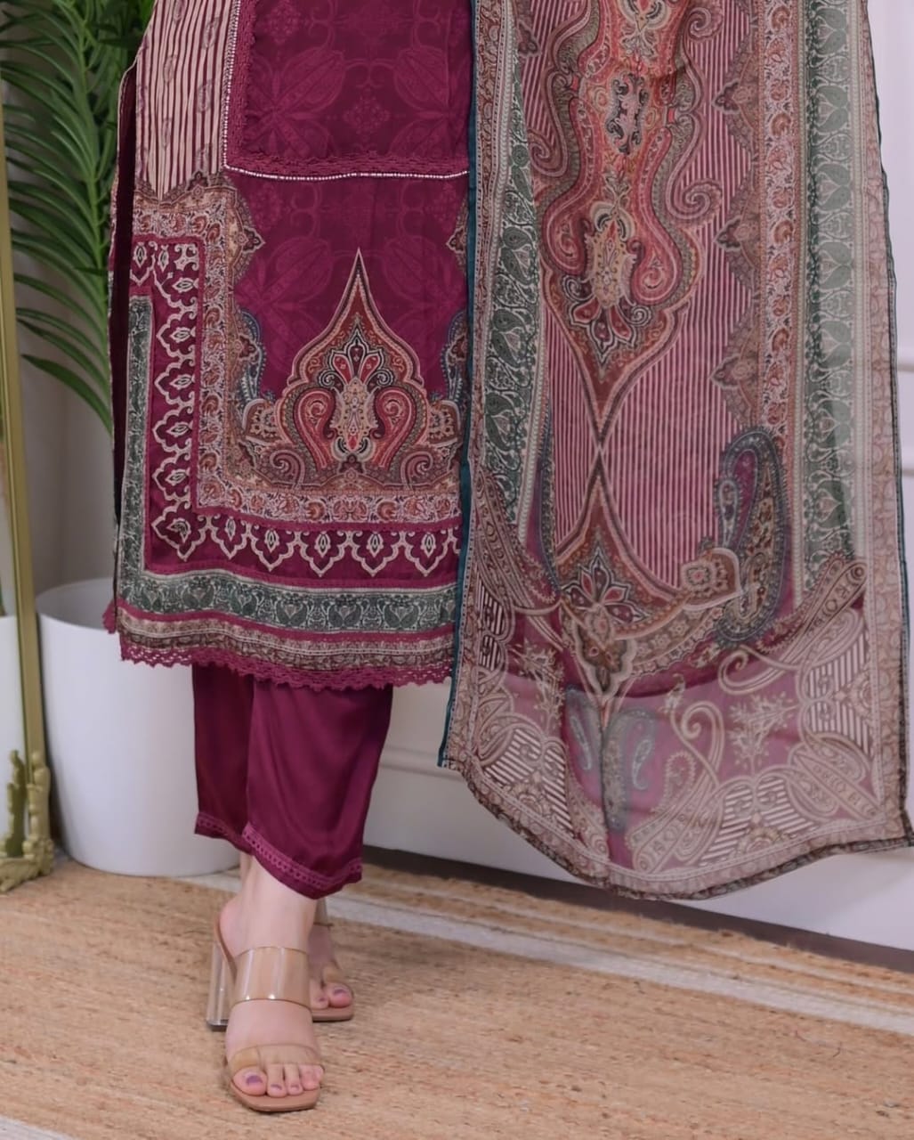 MAROON HANDWORK PAKISTANI ORGANZA SUIT Set